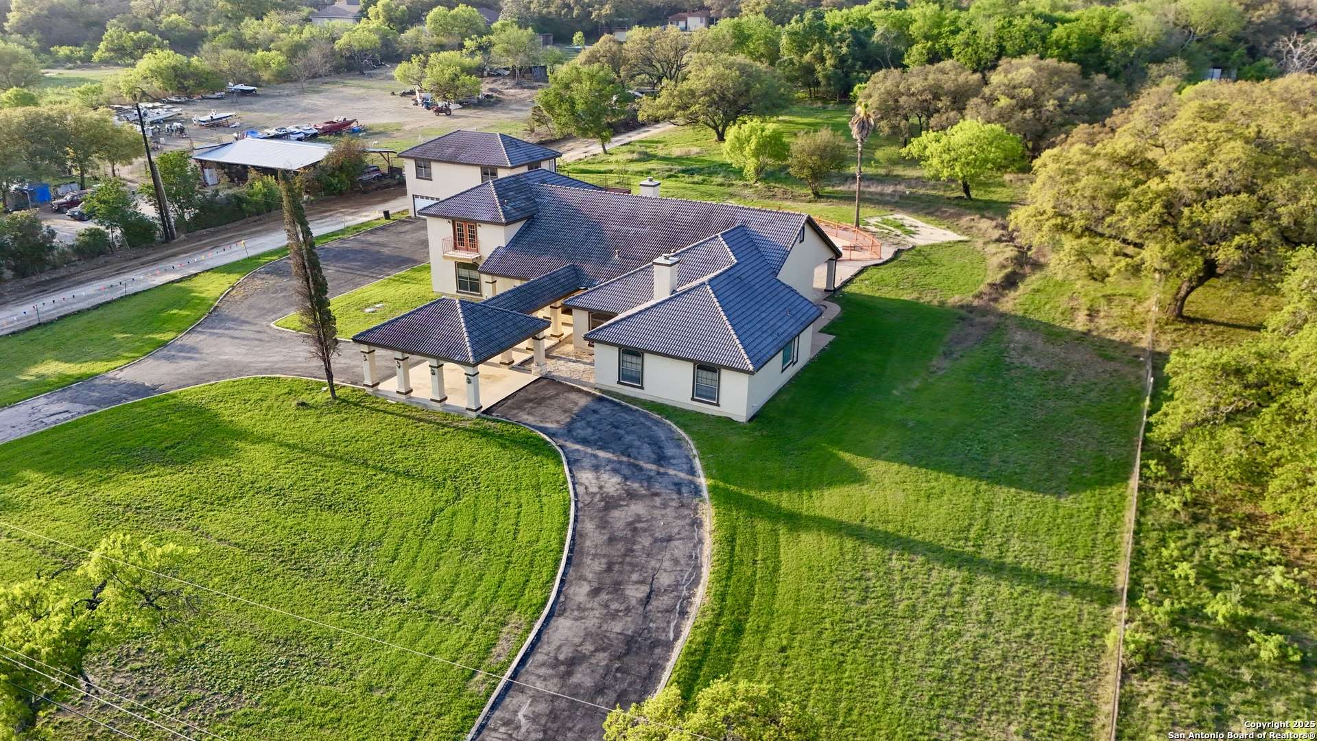 house_img