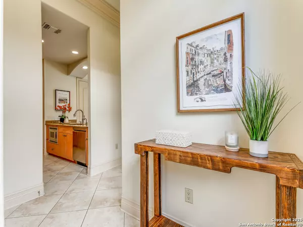 San Antonio, TX 78209-2565,7897 BROADWAY UNIT 1001