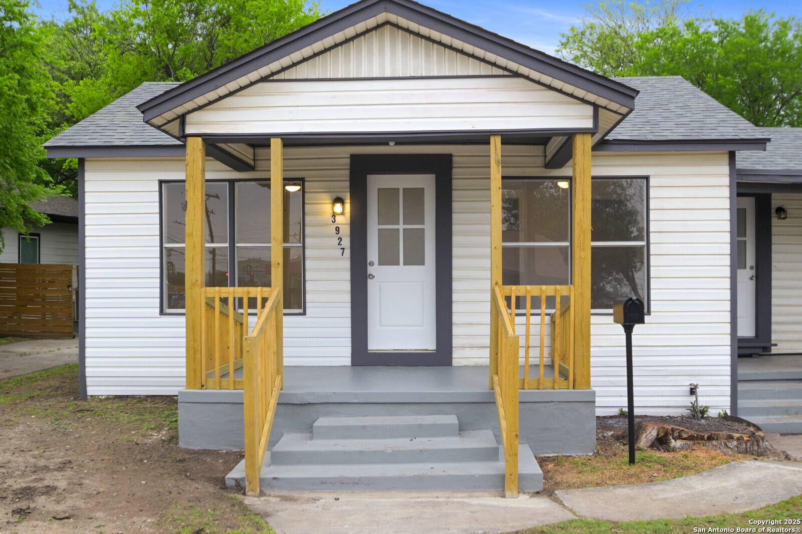 San Antonio, TX 78207,3927 Houston