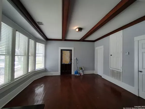 San Antonio, TX 78212,826 Russell