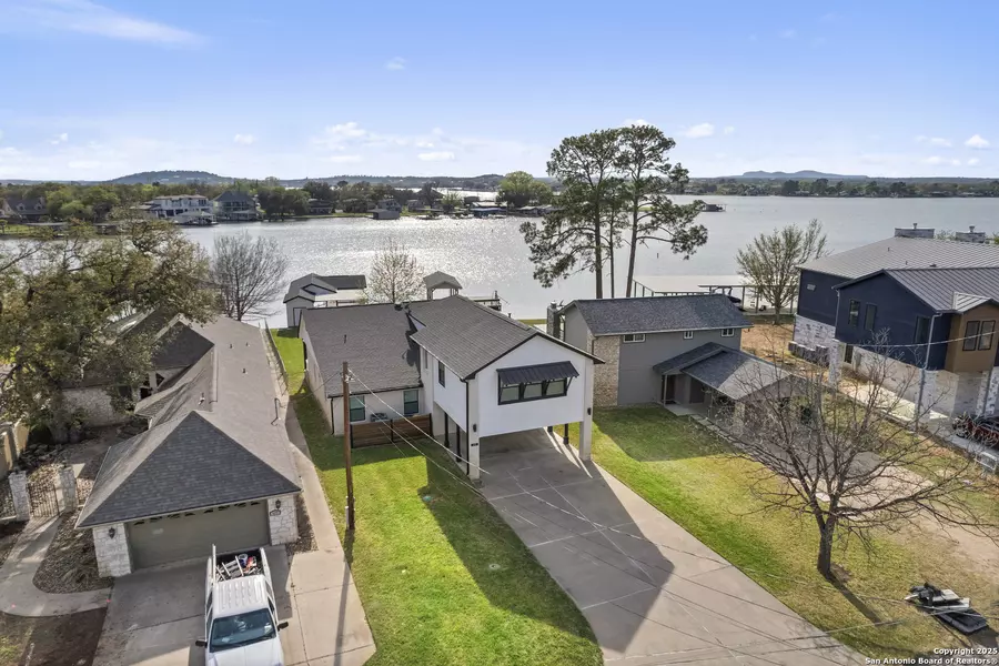 411 Greenbriar Dr., Granite Shoals, TX 78654