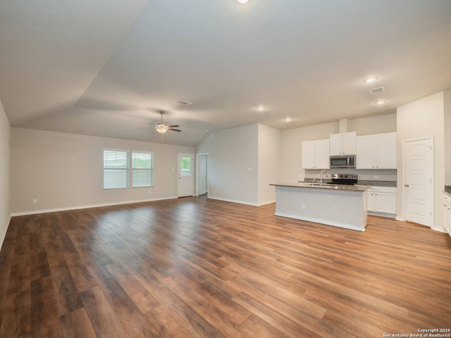 Seguin, TX 78155,724 Stonemanor Bay