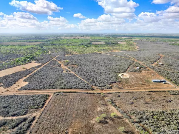 Devine, TX 78016,452 Pr 6620