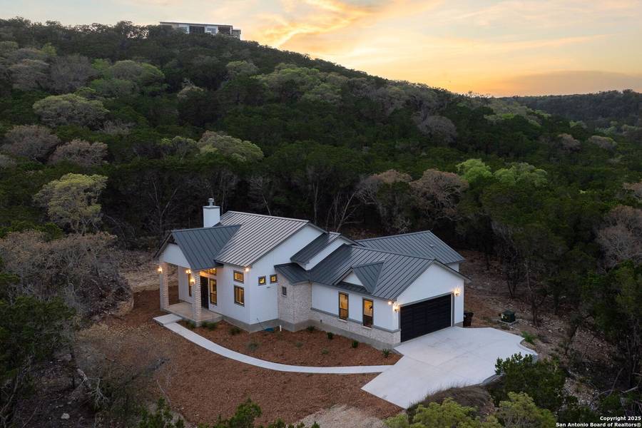 303 Pr 1733, Mico, TX 78056