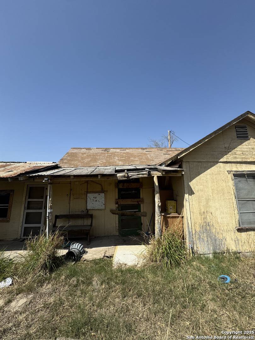 329 5th, Poteet, TX 78065