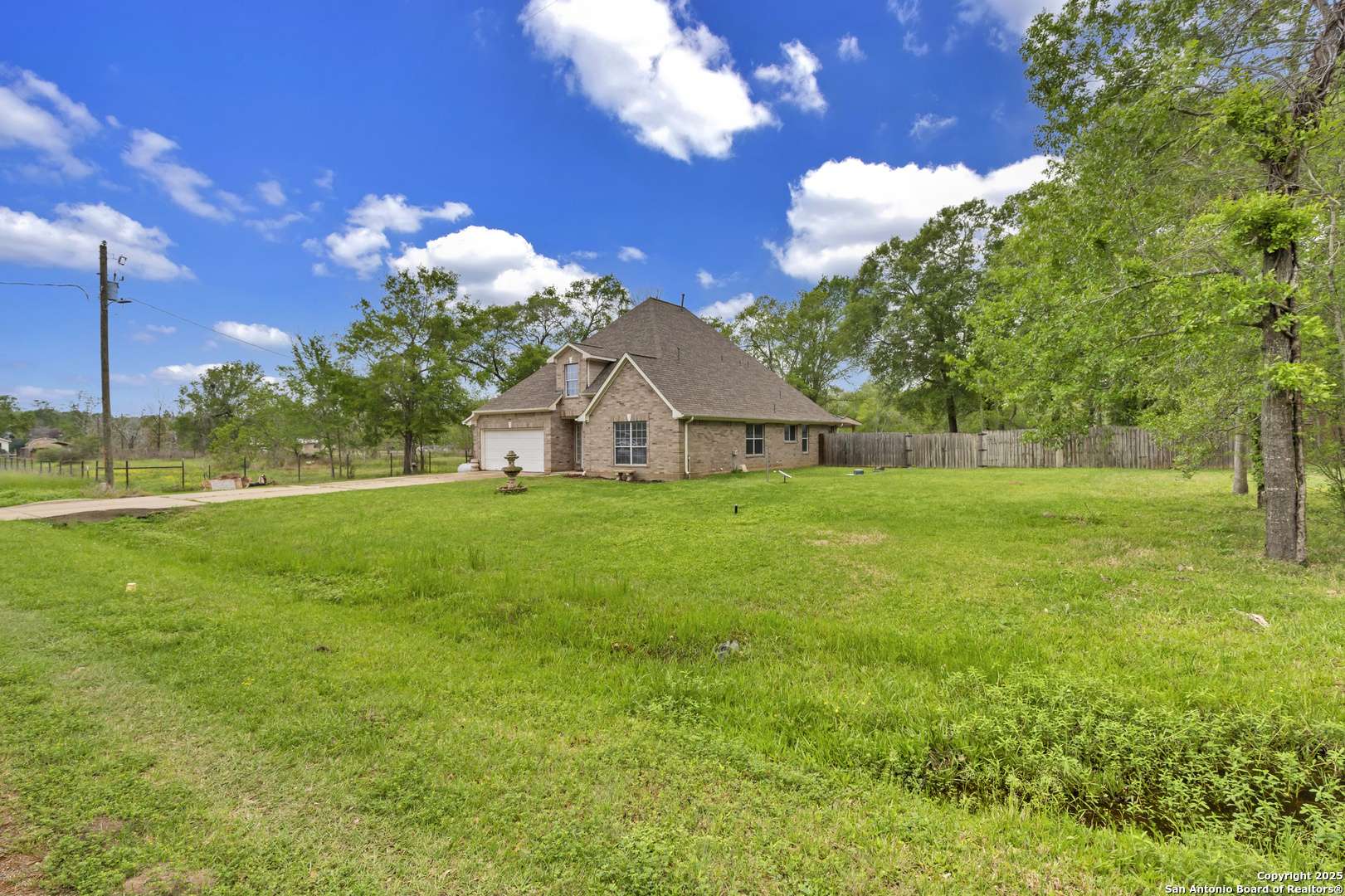 Hempstead, TX 77445,24704 Killarney St