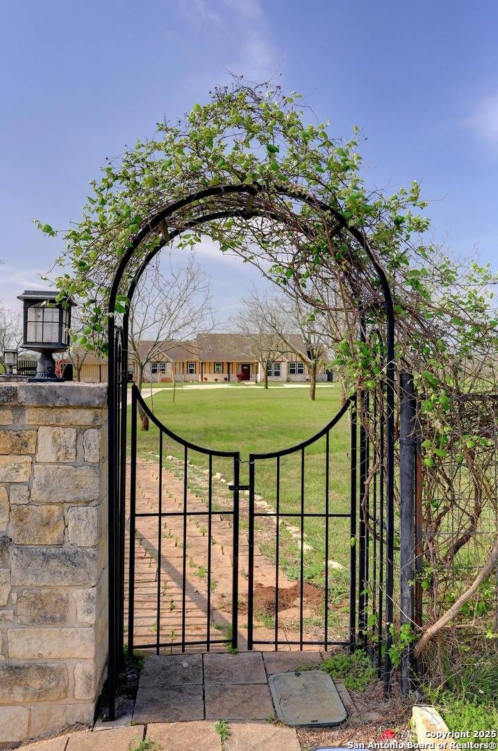 Blanco, TX 78606,100 Prim Rose