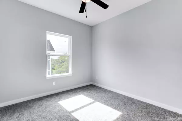 San Antonio, TX 78220,422 K Street Unit 102