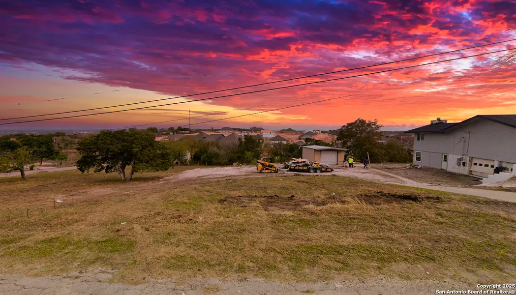 6707 queens crown, Live Oak, TX 78233