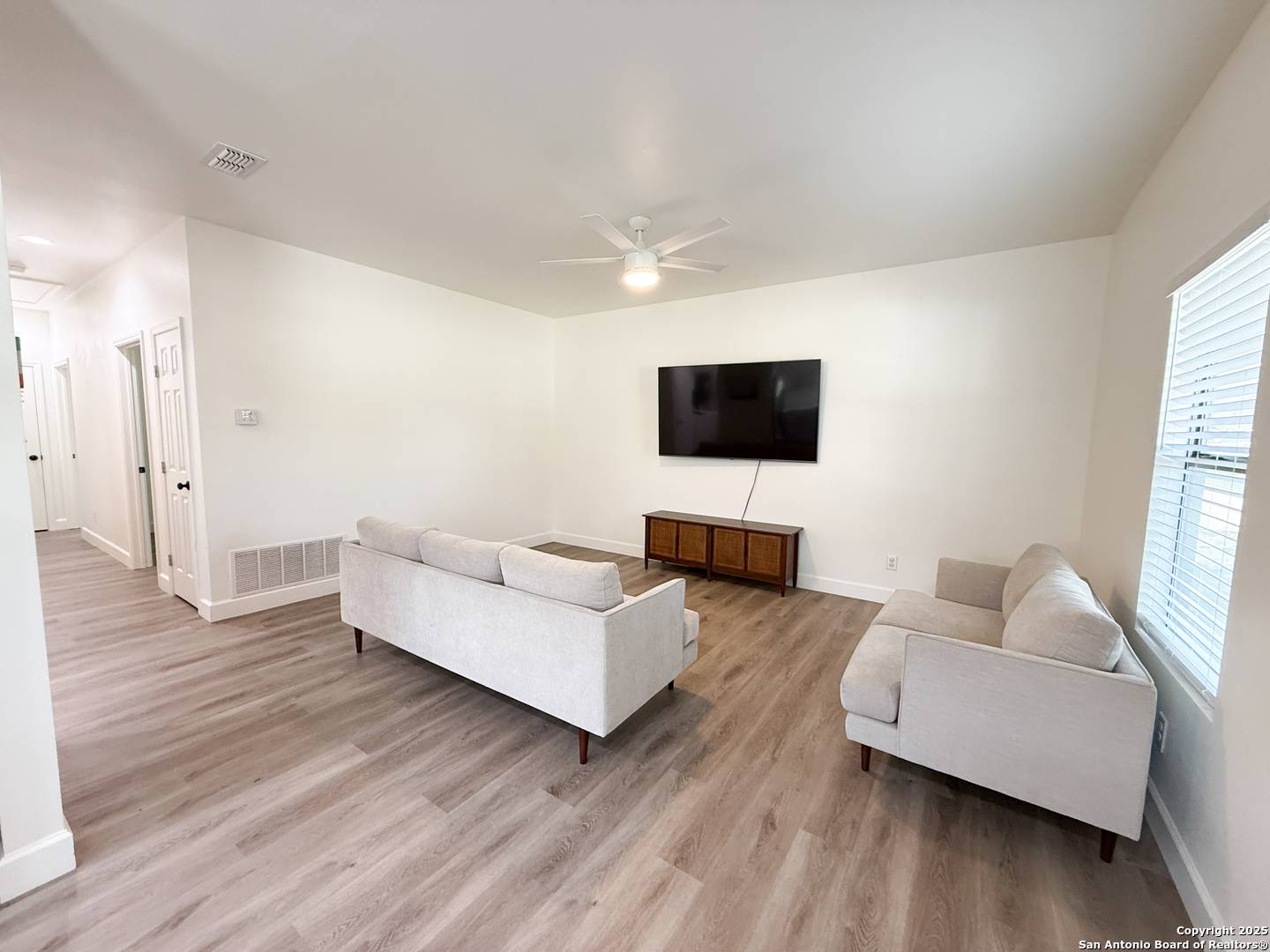 Hondo, TX 78861,1121 Avenue K