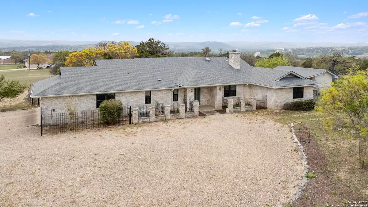 Kerrville, TX 78028,365 Estates Dr