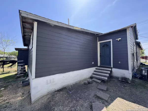 San Antonio, TX 78224,815 Villaret