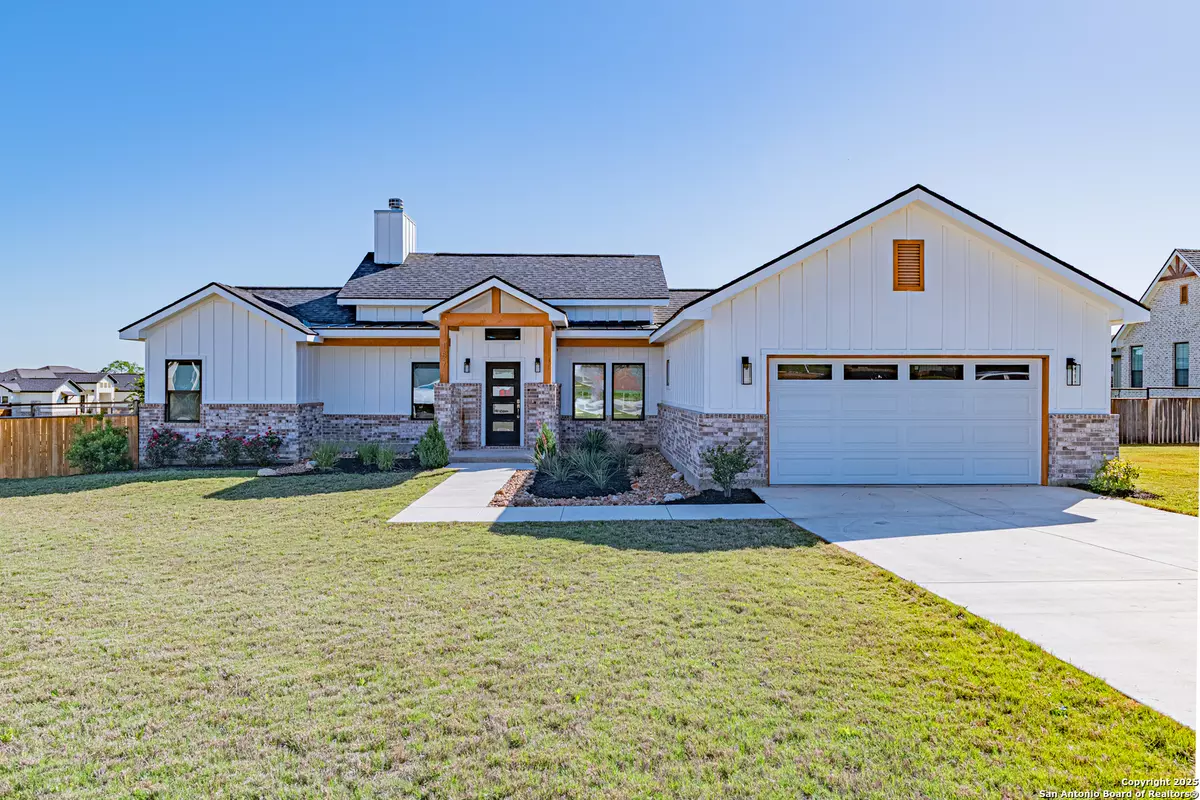 La Vernia, TX 78121,157 MAGNOLIA CIR