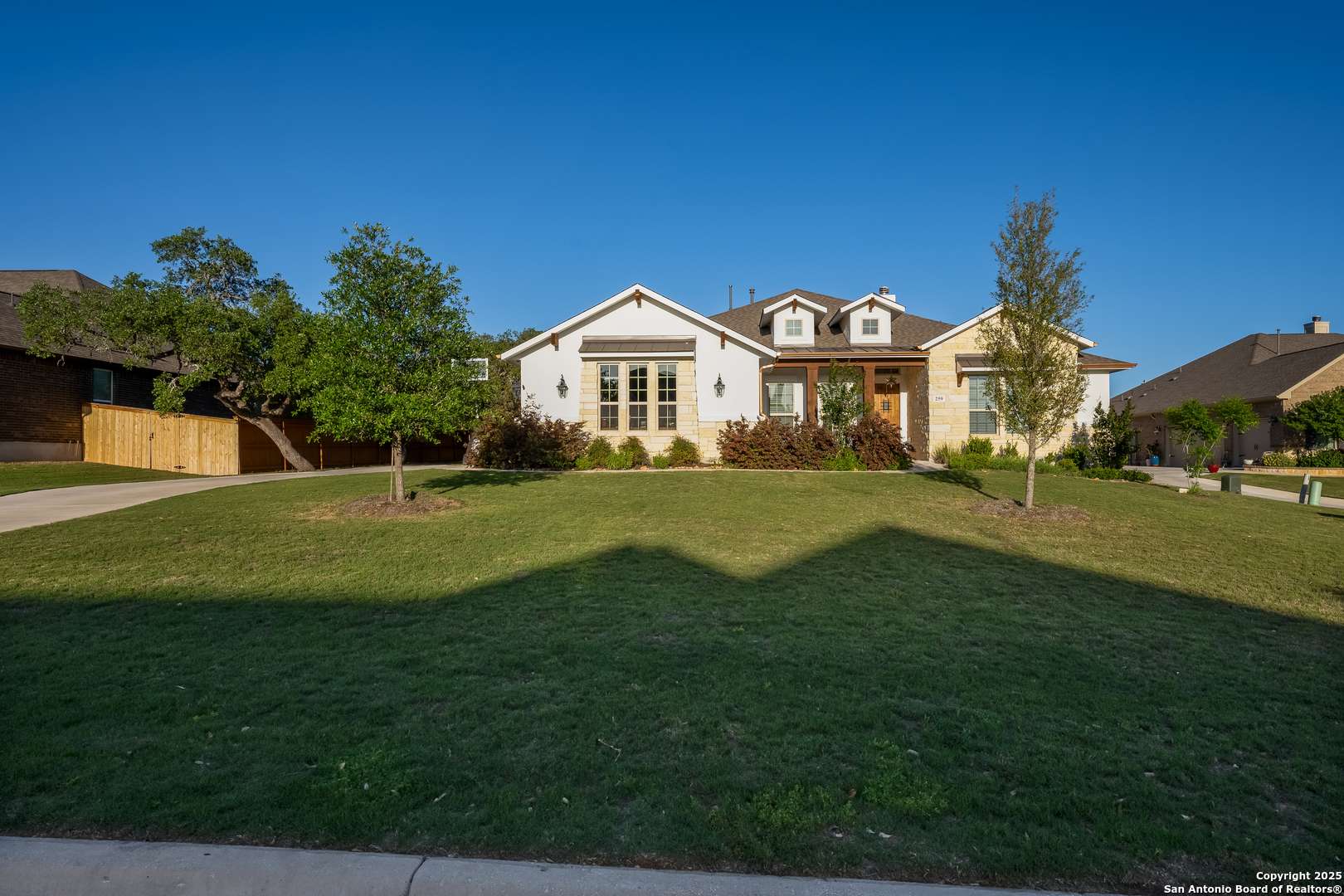 259 Lawrence Dr, Castroville, TX 78009