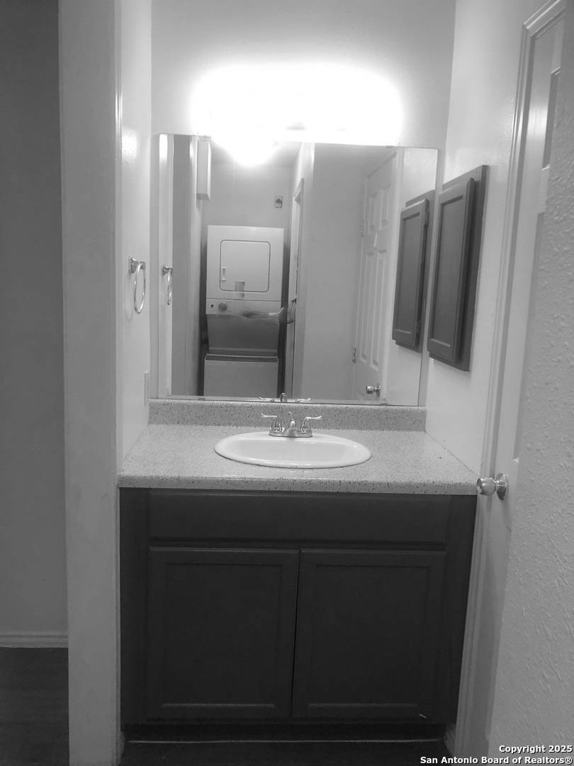 San Antonio, TX 78218,6310 QUEENS CASTLE UNIT 1