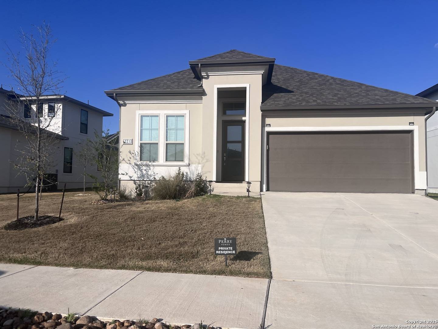 221 Navarro, Boerne, TX 78006