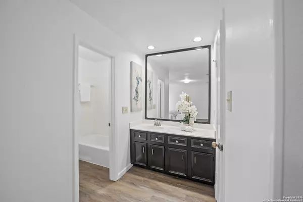 San Antonio, TX 78250,9306 Thornbury