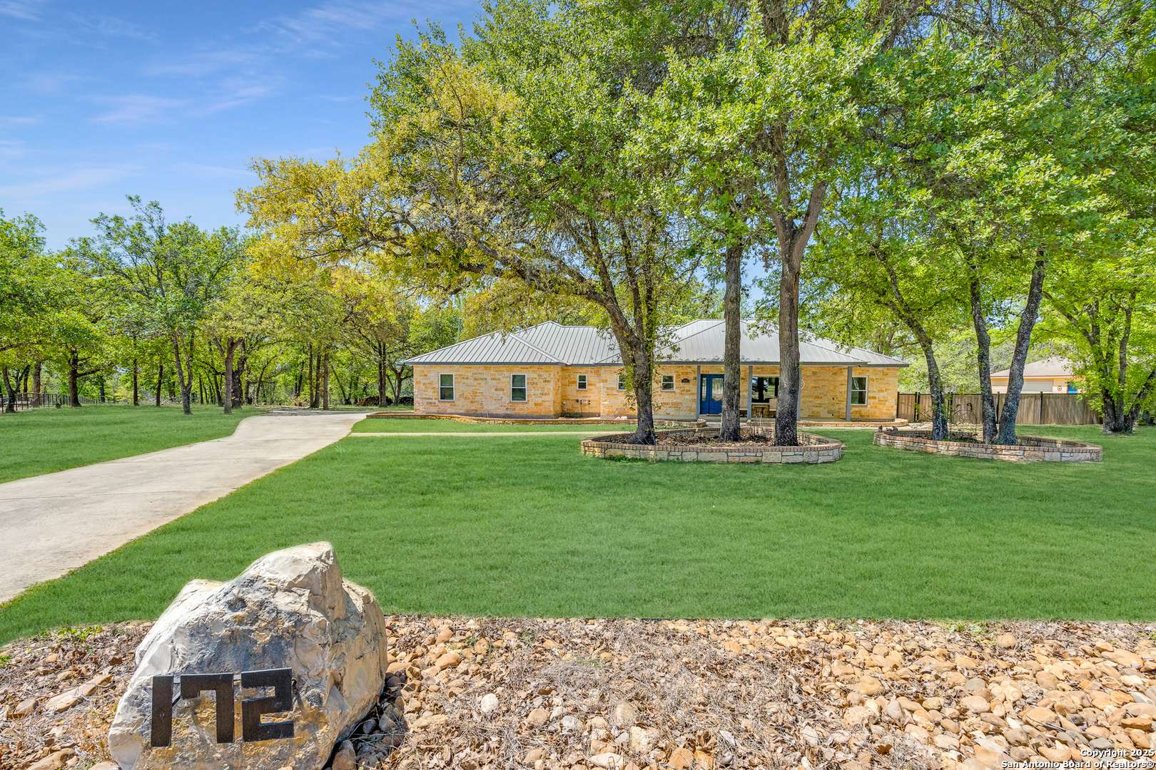 172 Legacy Ranch, La Vernia, TX 78121