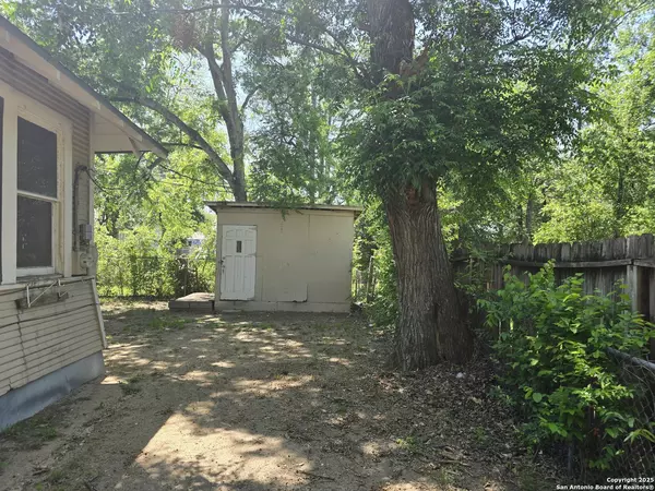 San Antonio, TX 78223,306 Monticello