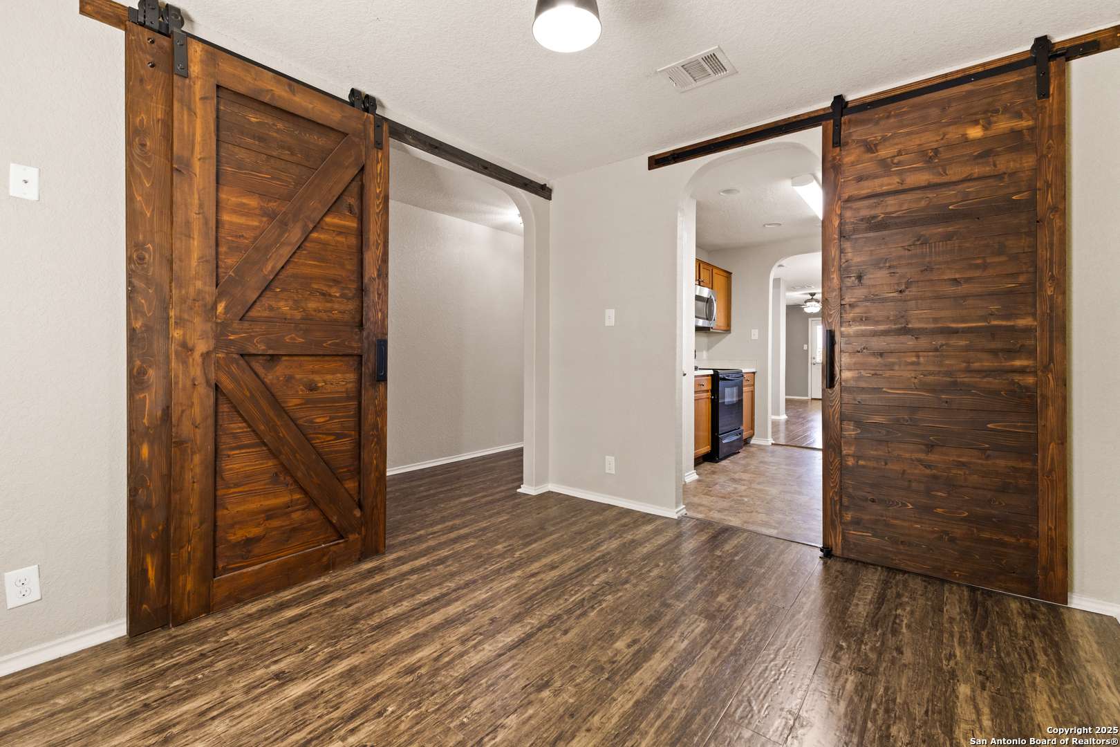 San Antonio, TX 78221,827 Three Wood Way