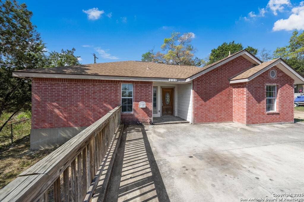 221 Scenic Loop, Canyon Lake, TX 78133