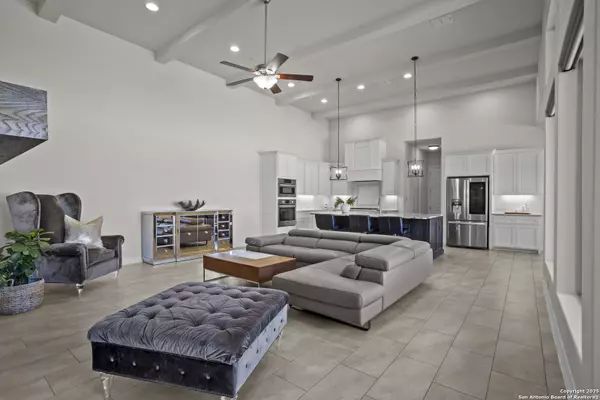 7106 Bluff Run, San Antonio, TX 78257