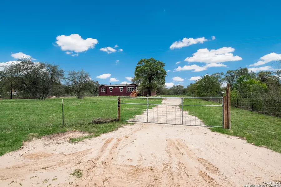 384 Adcock, Poteet, TX 78065
