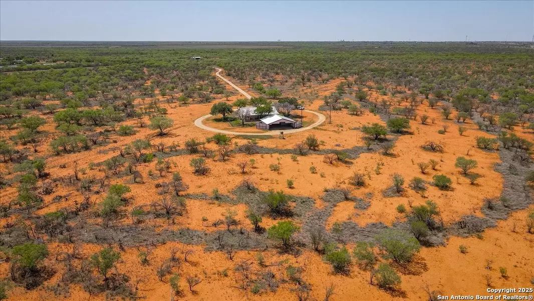 3375 County Road 3700, Dilley, TX 78017