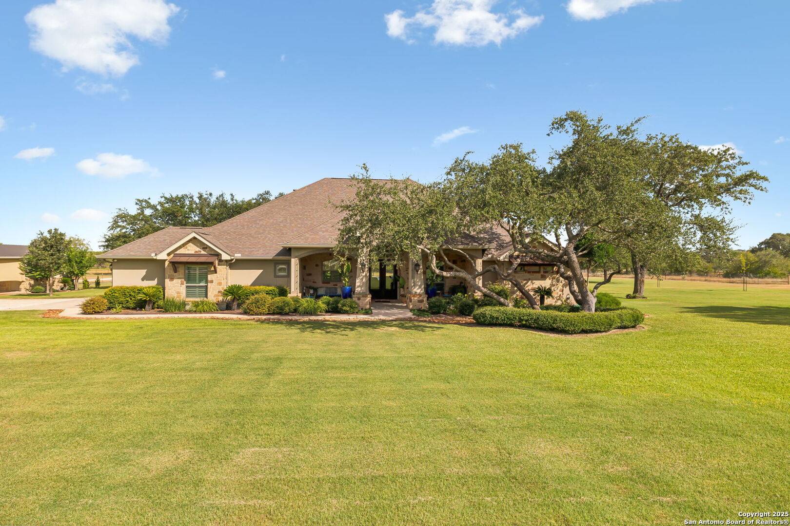 1994 FM 3006, Pleasanton, TX 78064