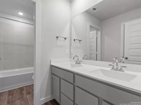 New Braunfels, TX 78130,4326 Clarisse Street