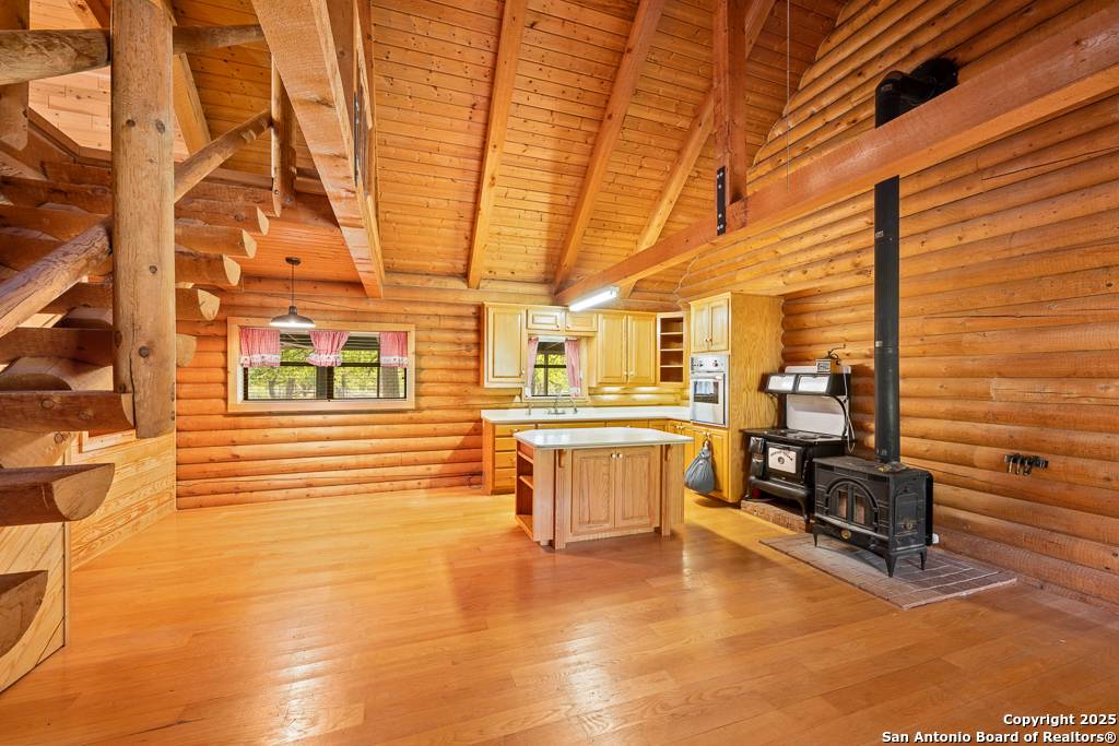 Fredericksburg, TX 78624,463 woodland