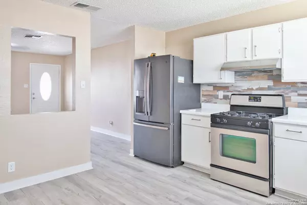 San Antonio, TX 78223,3302 Showboat