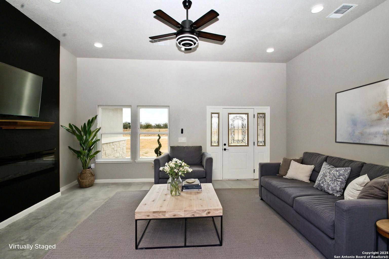 Floresville, TX 78114,176 Hidden Ranch Ct