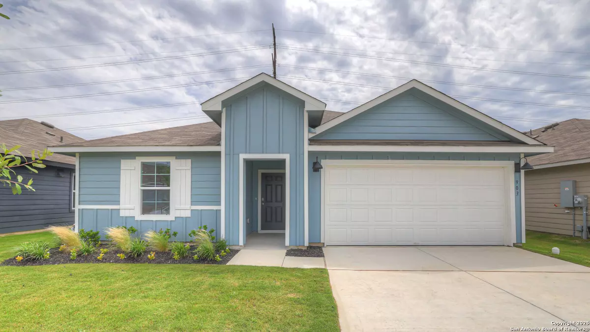 Seguin, TX 78155,903 PRINCE ALBERT