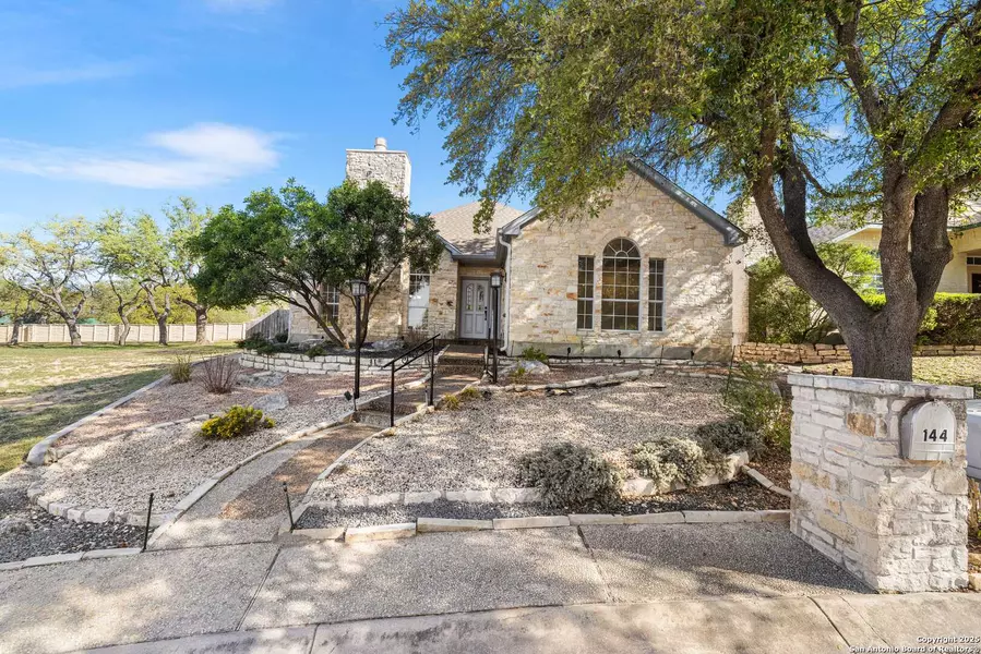 144 St Andrews Loop E, Kerrville, TX 78028