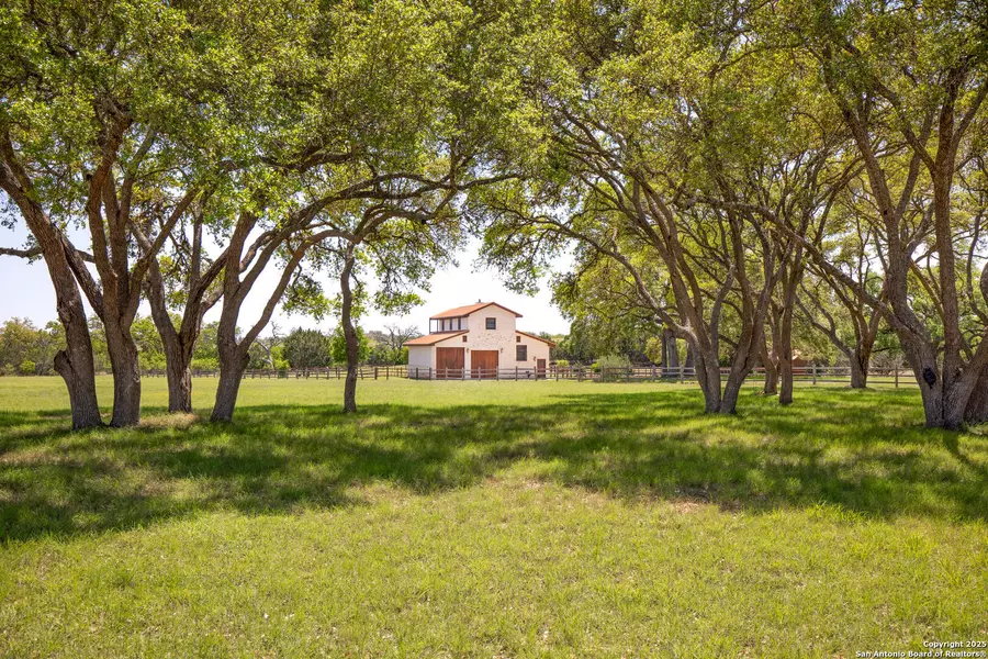 876 Horseshoe Falls, Bandera, TX 78003