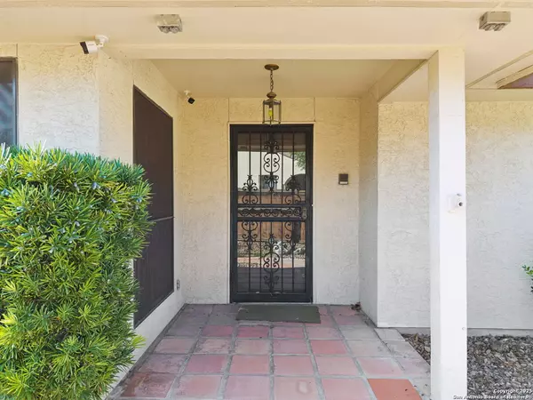 San Antonio, TX 78239,5835 Royal Club