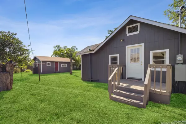 670 5th, Poteet, TX 78065