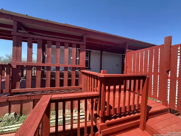 Moore, TX 78057,2427 fm 462