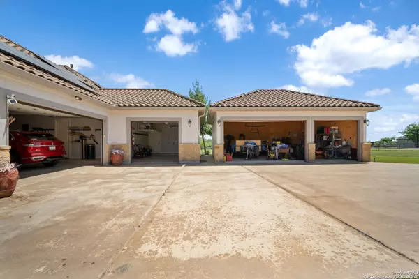 New Braunfels, TX 78132,2101 Oak Valley