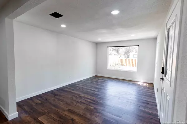 San Antonio, TX 78207,146 Leroux