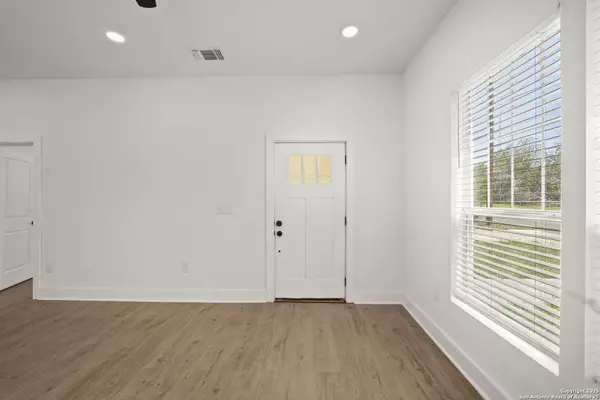 San Antonio, TX 78210-2222,725 Westfall Ave