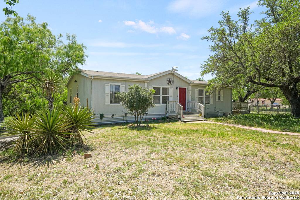 Lytle, TX 78052,520 Sara