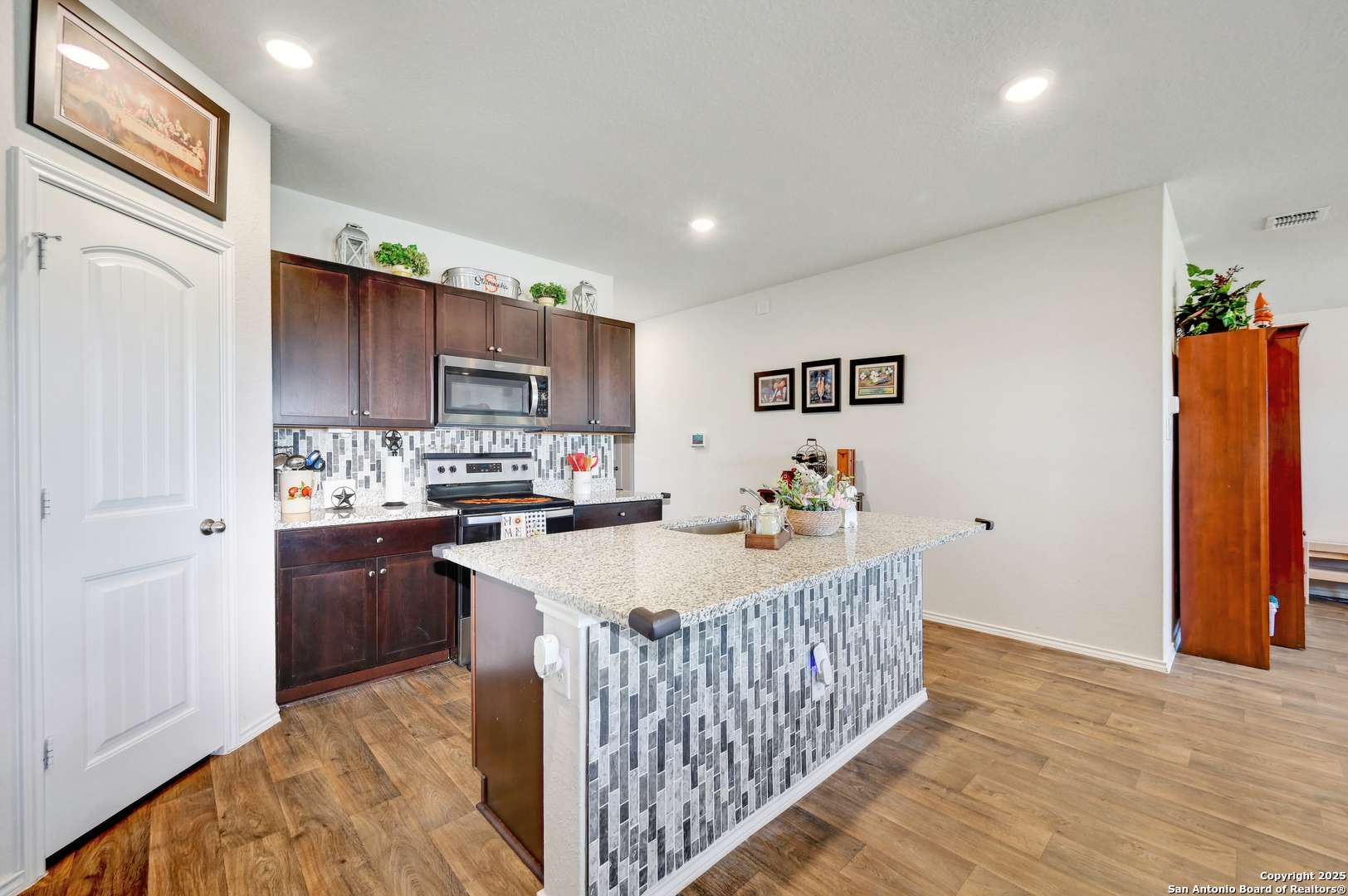 Seguin, TX 78155,480 Desert Willow