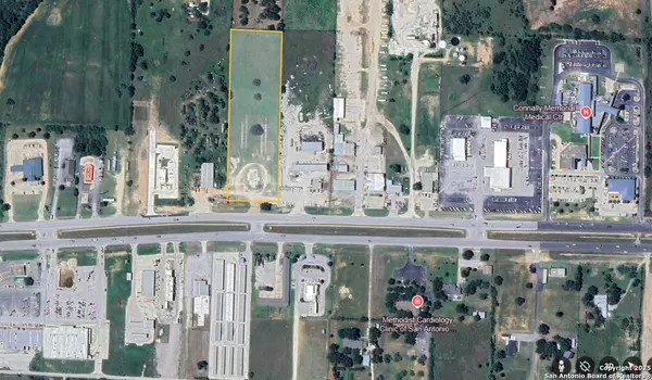 531 (3.27 AC) 10th, Floresville, TX 78114