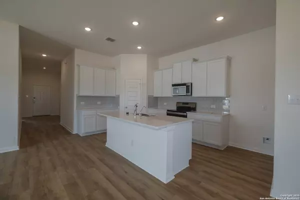 Converse, TX 78109,10202 Goodison Drive