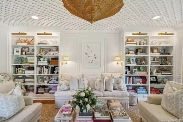 643 Terrell Rd, Terrell Hills, TX 78209