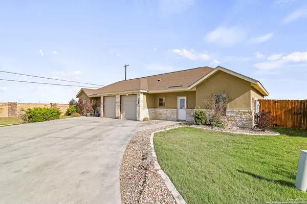 118 Navarro Crossing Rd UNIT 1B, Seguin, TX 78155