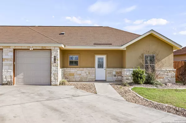 Seguin, TX 78155,118 Navarro Crossing Rd UNIT 1B
