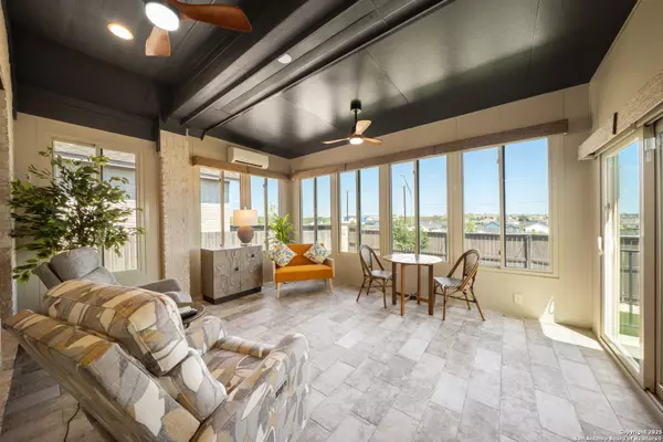 2130 Knippa, San Antonio, TX 78253